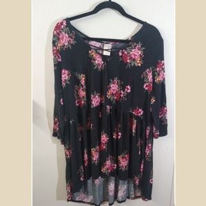 Terra and Sky Black floral top